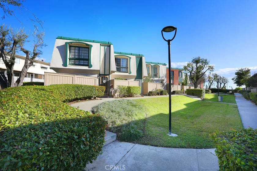 8231 Henderson Green photo 1