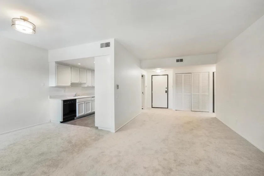 17914 Magnolia Boulevard #135 photo 1