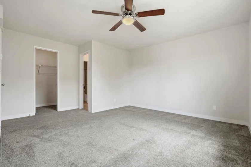 7425 Charmant #2902 photo 10