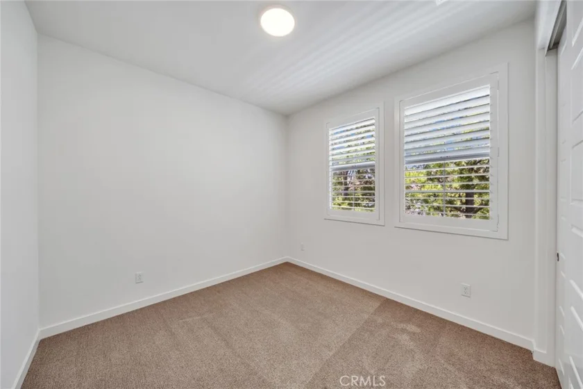 182 Finch photo 24