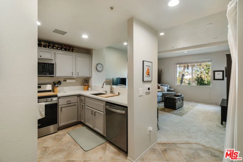 13200 Pacific Promenade #308 photo 1