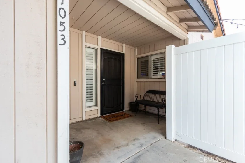 1053 Border Avenue photo 6
