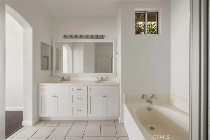 60 Seacountry Lane photo 13