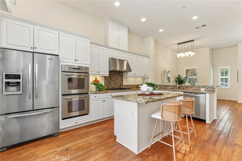 31 Roycroft photo 9
