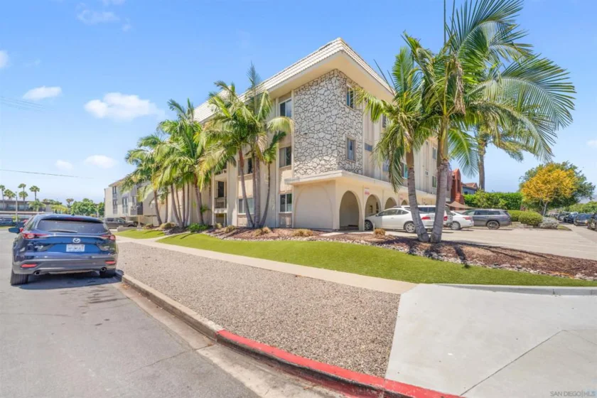 1740 Roosevelt #APT B photo 10