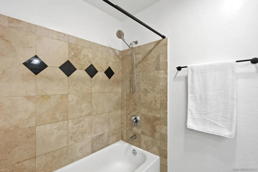 7003 Saranac Street #103 photo 11