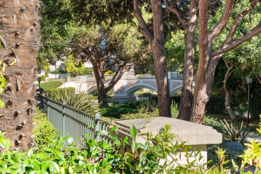 5586 Renaissance #3 photo 13