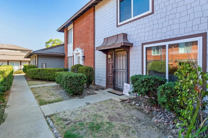 310 Sun Court photo 2