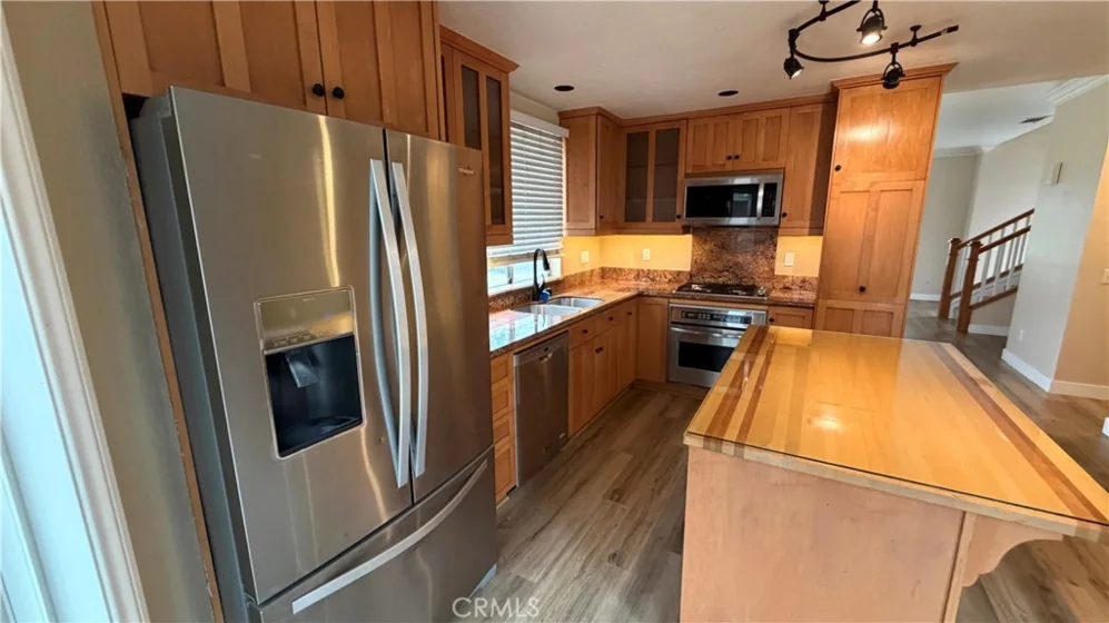 254 Monroe photo 10