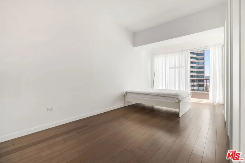 10501 Wilshire Boulevard #1904 photo 16