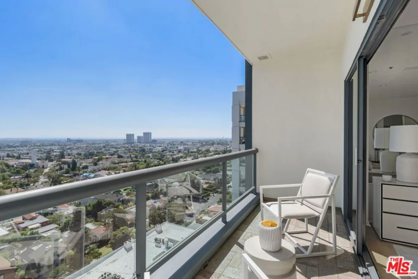 10724 Wilshire Boulevard #1501 photo 19