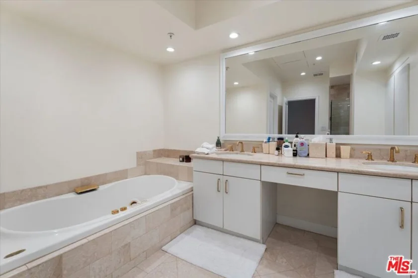 10580 Wilshire Boulevard #2 photo 15