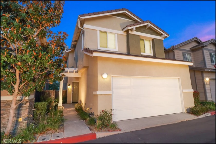 24 Torres Pointe photo 1