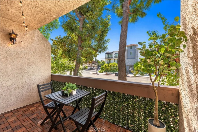 15207 Magnolia Boulevard #119 photo 9
