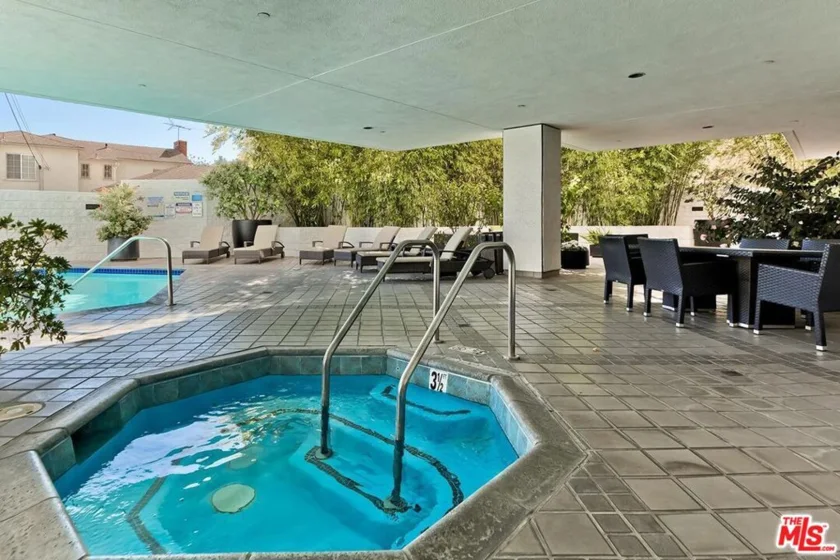 10350 Wilshire Boulevard #1102 photo 27