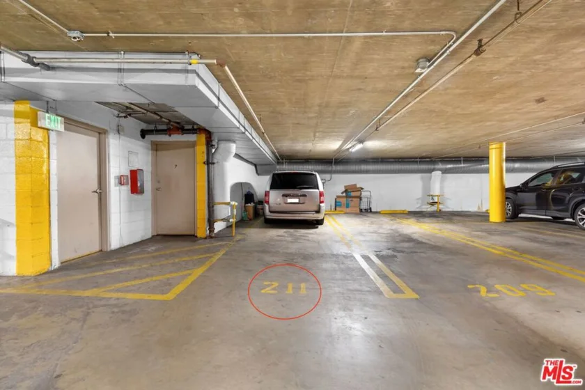 620 S Gramercy Place #301 photo 27