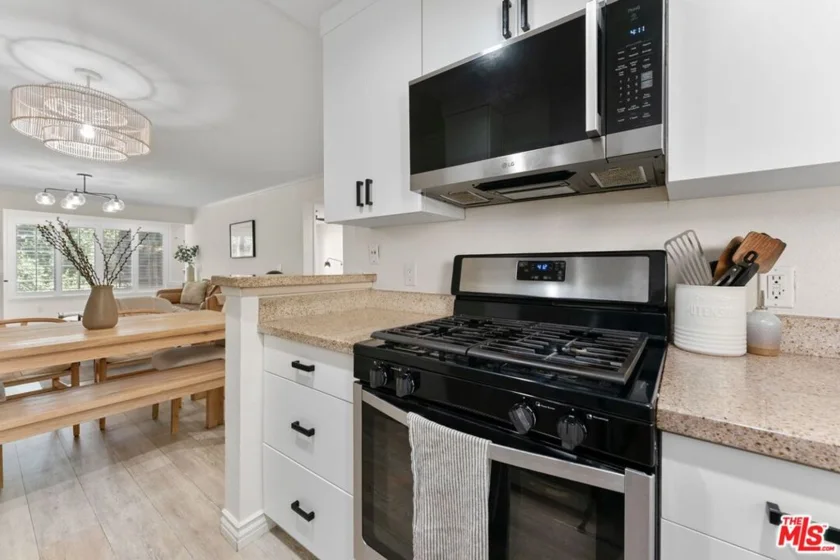 5515 Canoga Avenue #220 photo 8