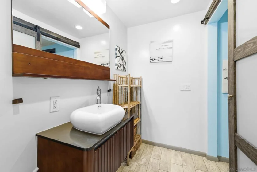 3050 Rue Dorleans #401 photo 6