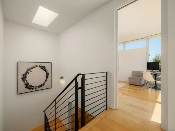 2710 1st Avenue photo 5
