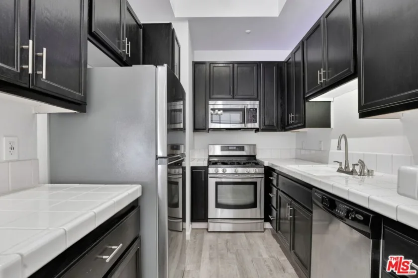 11112 La Maida Street #14 photo 16