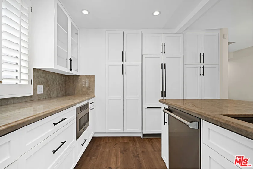 1925 S Beverly Glen Boulevard #40 photo 15