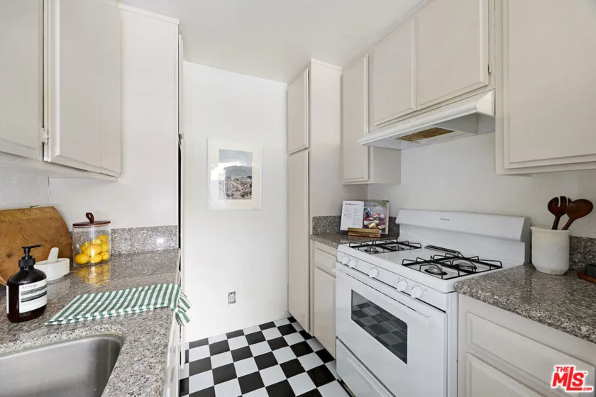 3325 Bagley Avenue #107 photo 6