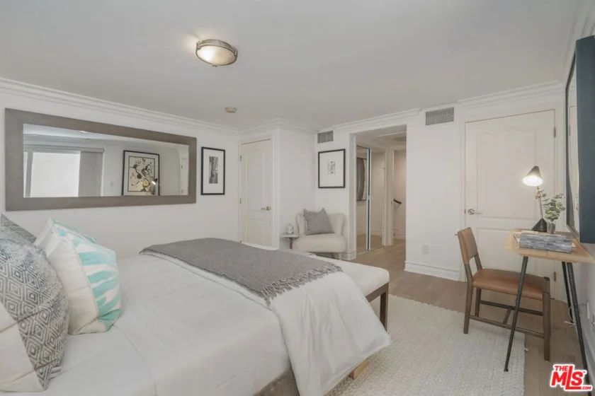 11723 Mayfield Avenue #4 photo 25