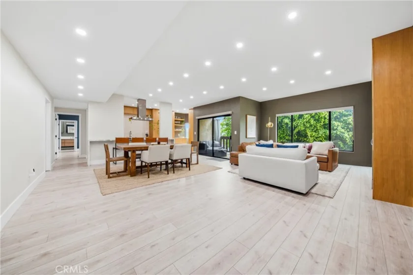 832 Palm Avenue #201 photo 11