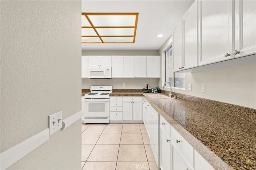 3509 E Berkshire Court photo 7