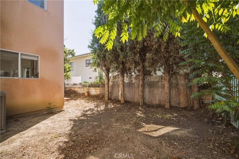 Unit C Reseda Boulevard photo 34