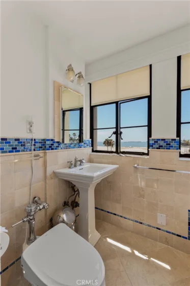 800 E Ocean Boulevard #201 photo 24