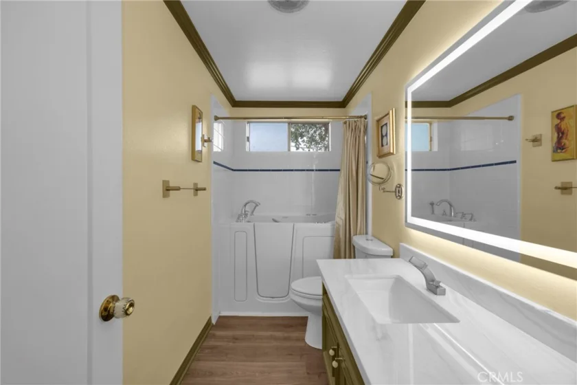 1351 N Orange Drive #205 photo 5