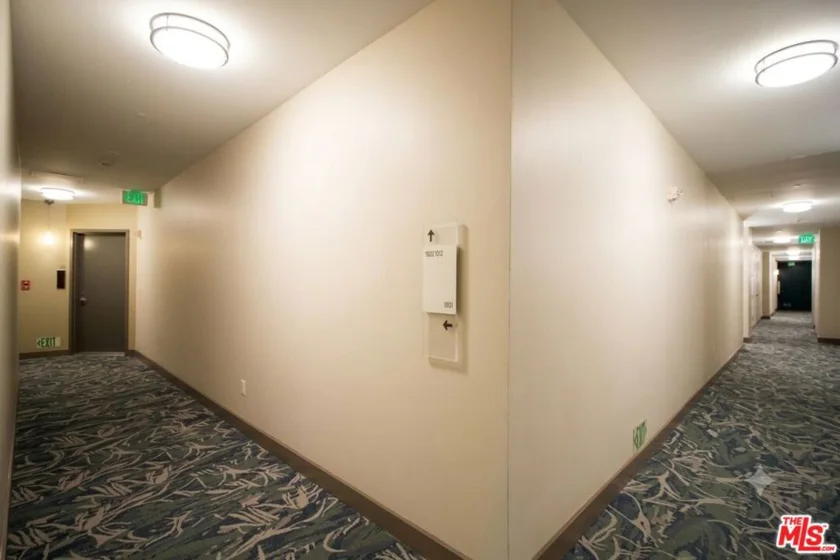 3810 Wilshire Boulevard #1801 photo 32