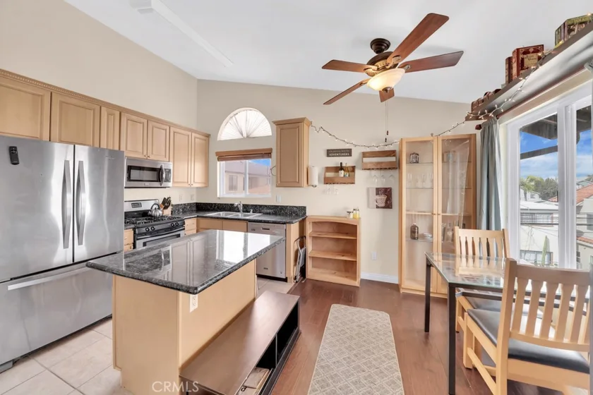 1027 Newport Avenue #304 photo 1