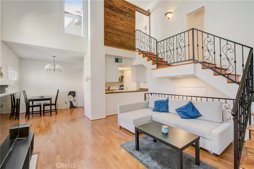 10365 Almayo Avenue #6 photo 1
