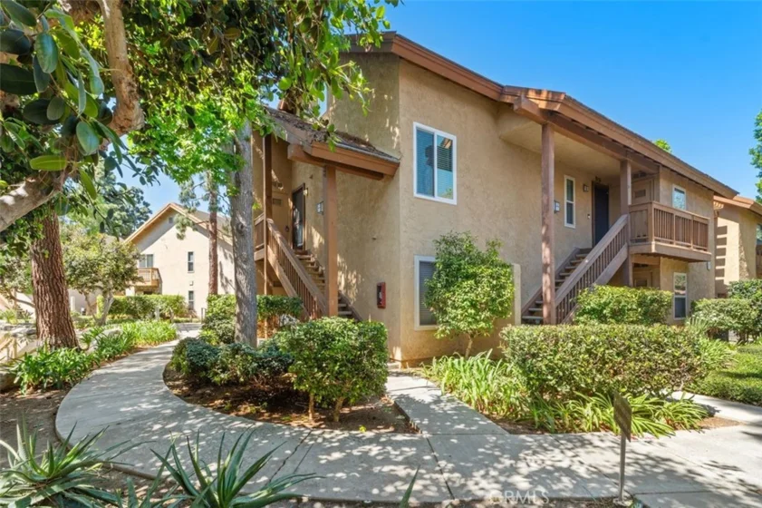 89 Lemon Grove photo 1