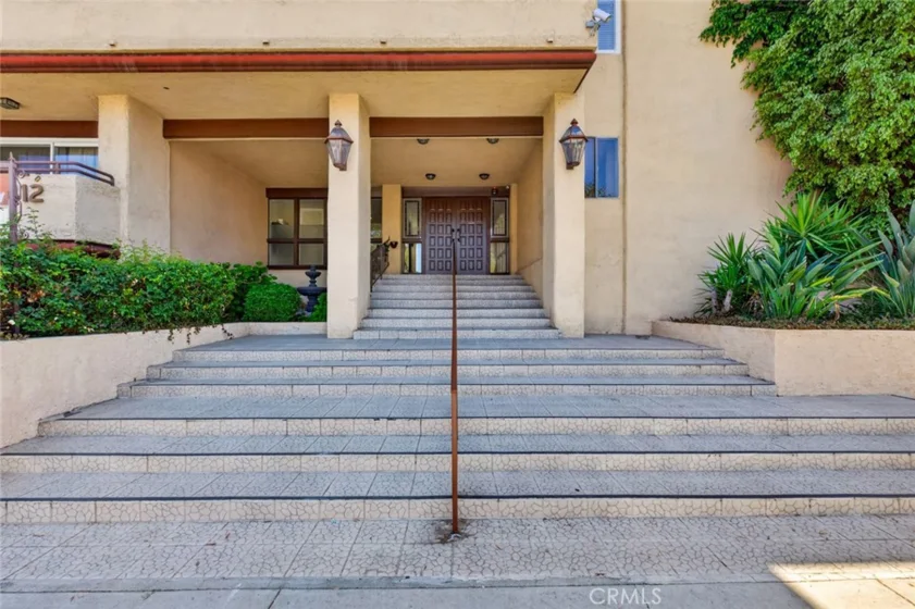 5412 Lindley Avenue #322 photo 41