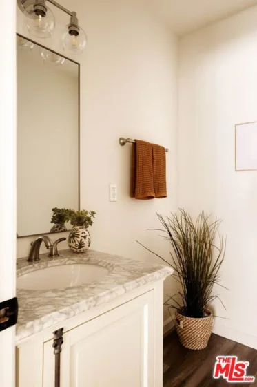 11820 Mayfield Avenue #105 photo 19