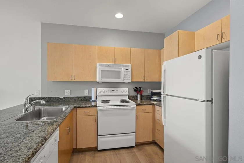1501 Front Street #414 photo 8