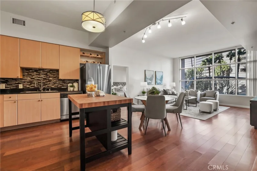 388 E Ocean Boulevard #305 photo 5