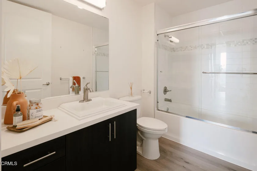 124 W Colorado Street #302 photo 61
