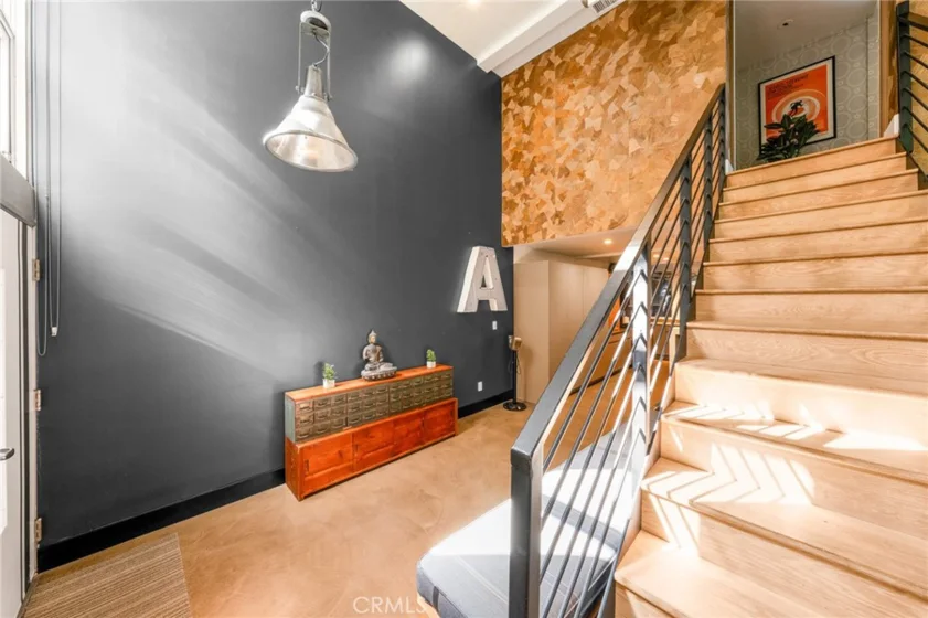 1037 N Laurel Avenue #11B photo 17