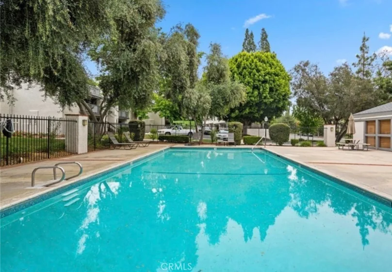 1627 Brea Boulevard photo 2