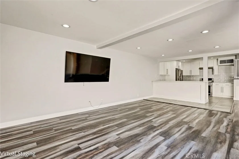 7924 Woodman Avenue #22 photo 2
