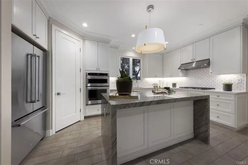 166 Villa Ridge photo 8