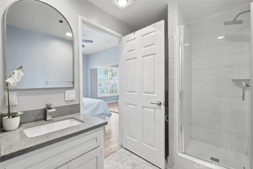 10790 Rose Avenue photo 9