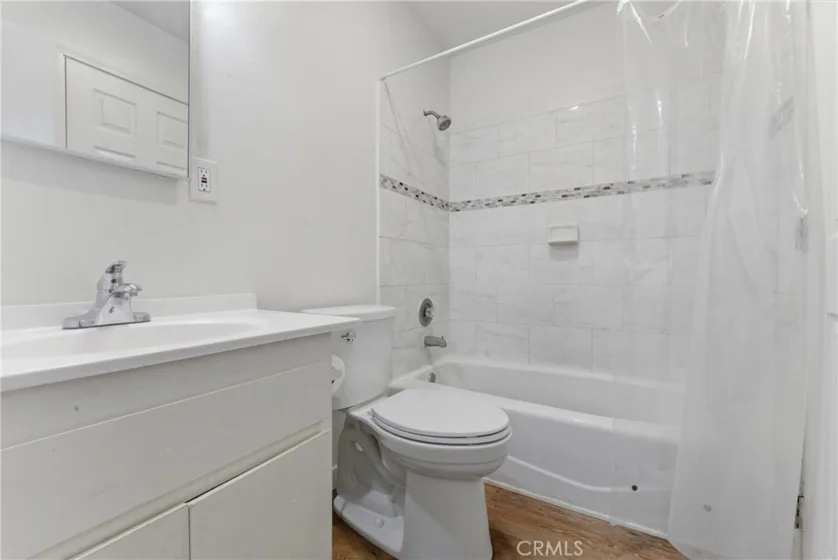 7085 Fulton photo 14