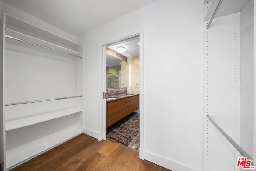 900 W Olympic Boulevard #32I photo 20