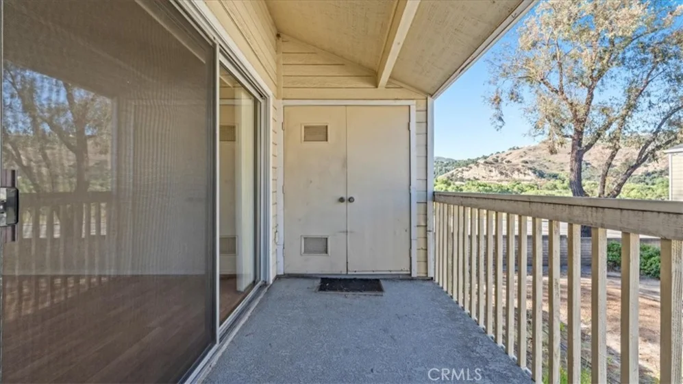 23506 Cambridge Road photo 27