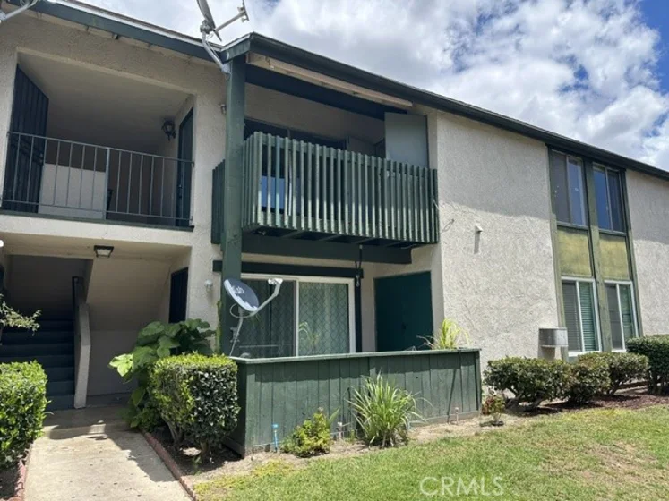 23262 Orange Avenue #8 photo 1